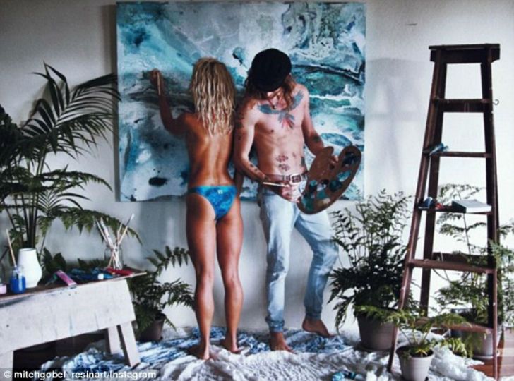 Ця австралійська пара перетворила секс у мистецтво: пікантні фото