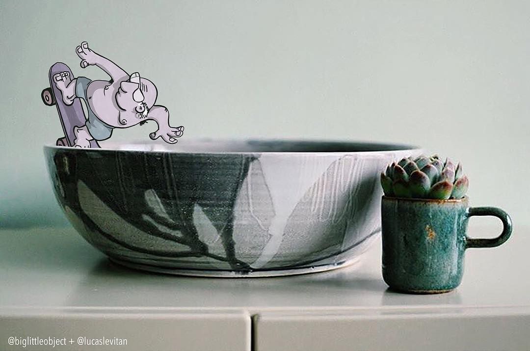 Більш ніж фото: ілюстратор "стібеться" над публікаціями в мережі