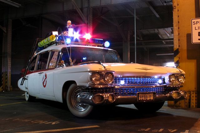 Як виглядають автомобілі наших улюблених супергероїв: яскраві фото - фото 152843