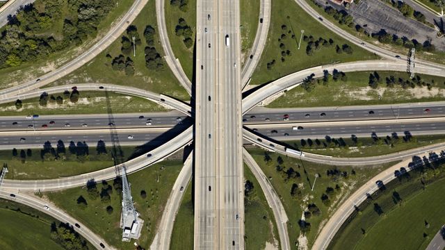 До запаморочення: як виглядають автомобільні шляхи світу - фото 151884