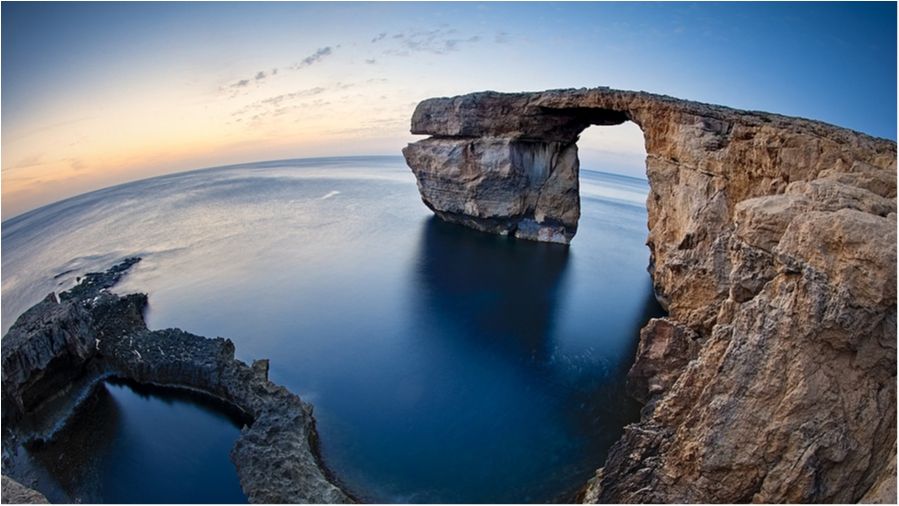 На Мальті обвалилася унікальна скеля з 