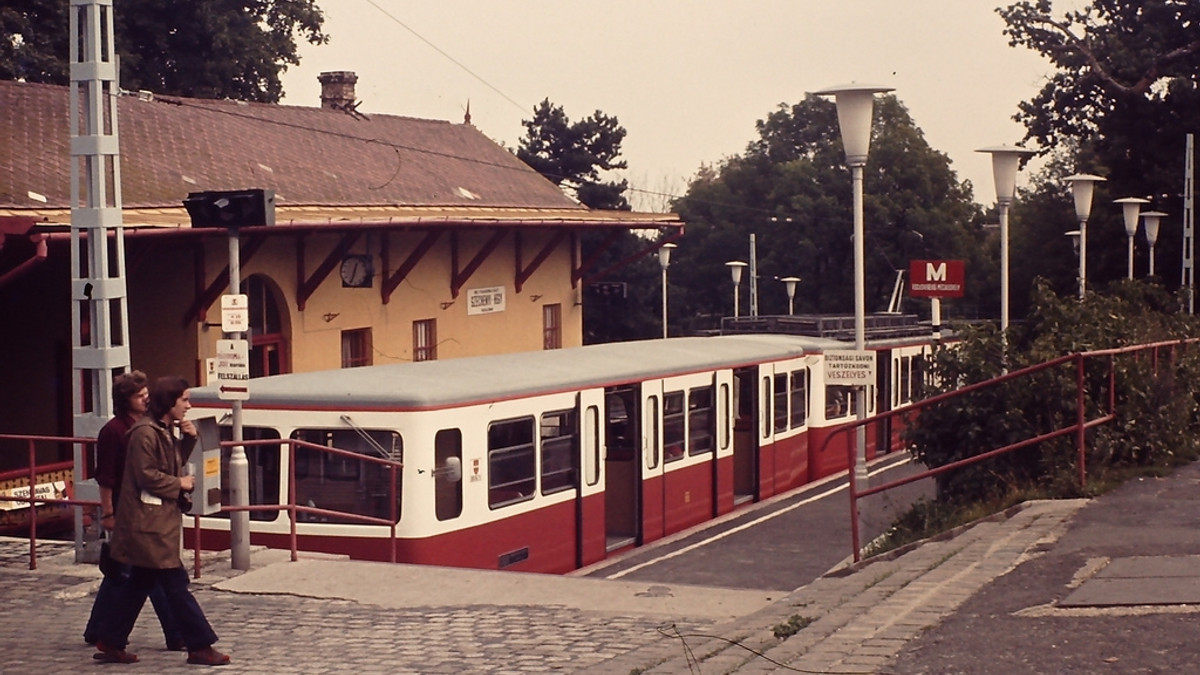 Як виглядав Будапешт у 1975 році: кольорові фото - фото 1