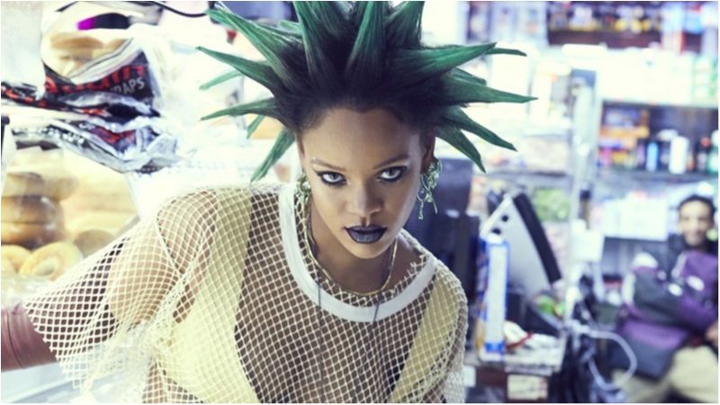 Спокуслива Rihanna в супермаркеті здивувала новим образом: розкішні фото