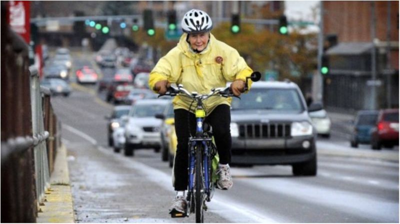 Ця 78-річна бабуся на велосипеді об'їхала всю Європу!