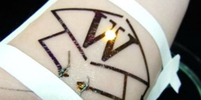 Японці створили татуювання майбутнього - фото 148753