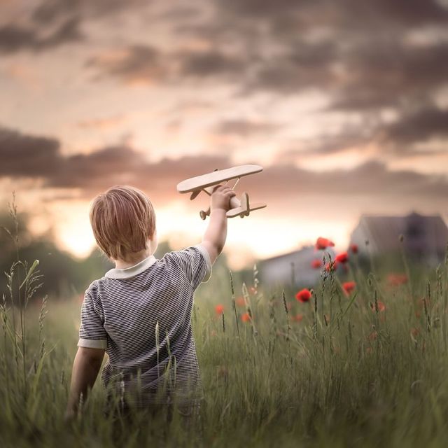 Фотограф показала вражаючі знімки дітей з незвичного ракурсу - фото 149159