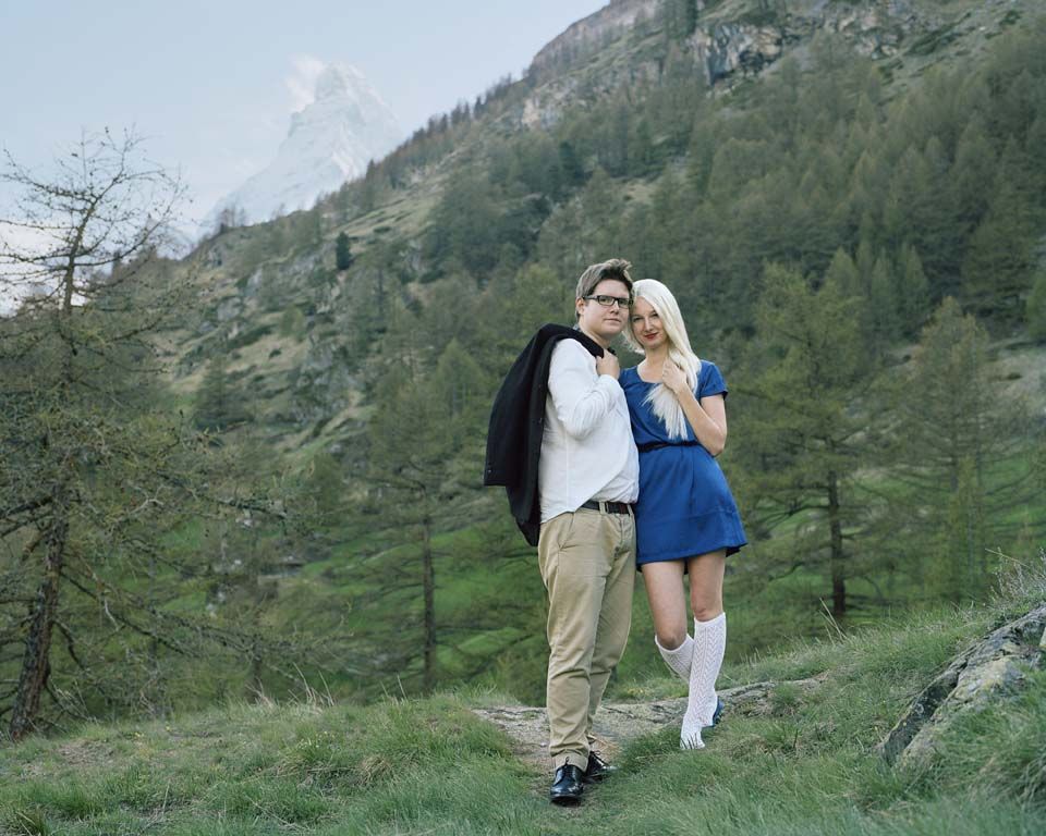 Фотограф виграв 20 000 євро за проект про уявний пошук нареченої в Україні