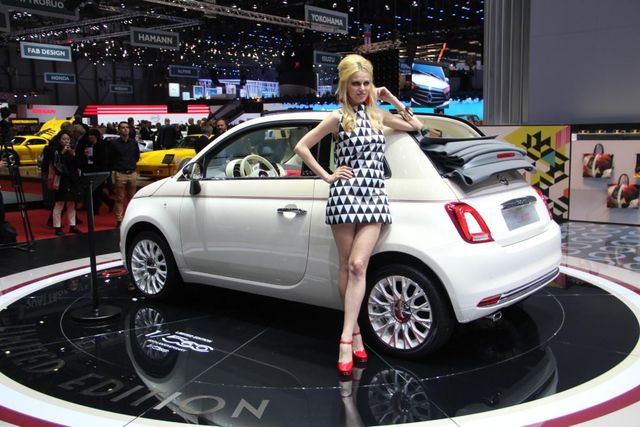 Найефектніші дівчата на Женевському автосалоні: фоторепортаж - фото 150801