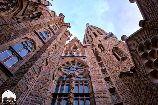 Місцевий житель показав маловідому Барселону: яскраві фото - фото 151120