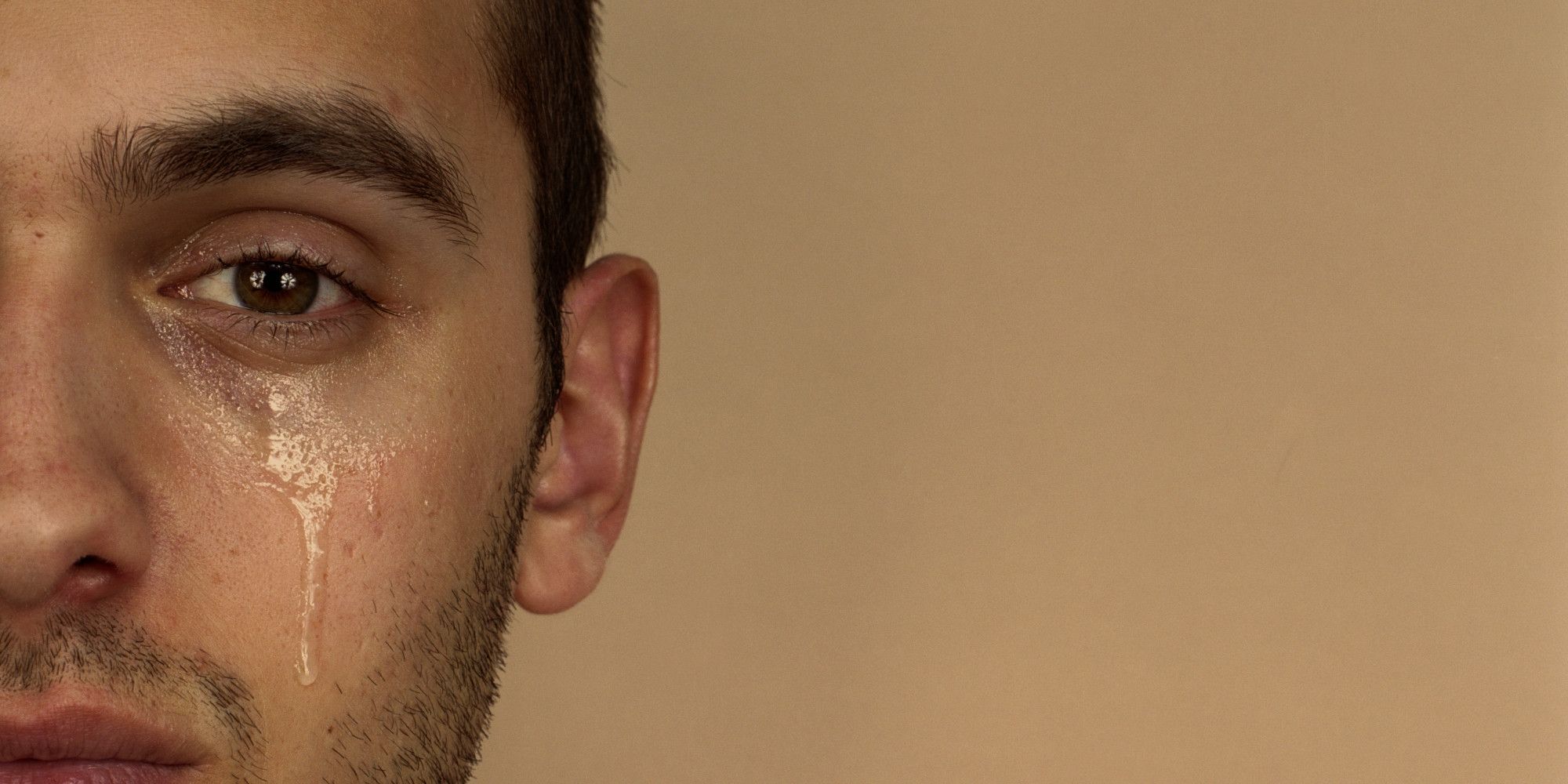 Чоловіки не плачуть? 5 причин не соромитися своїх сліз