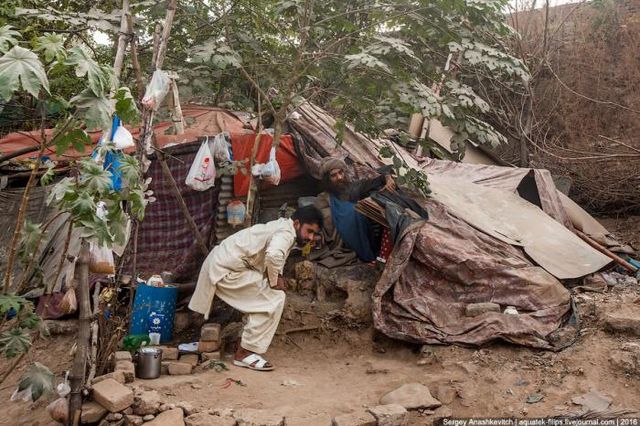 Як виглядають звичайні будні мешканців Пакистану: вражаючі фото - фото 149194