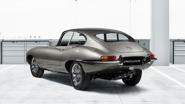 Справжня краля: Jaguar побудує 10 "нових" E-Type - фото 156047