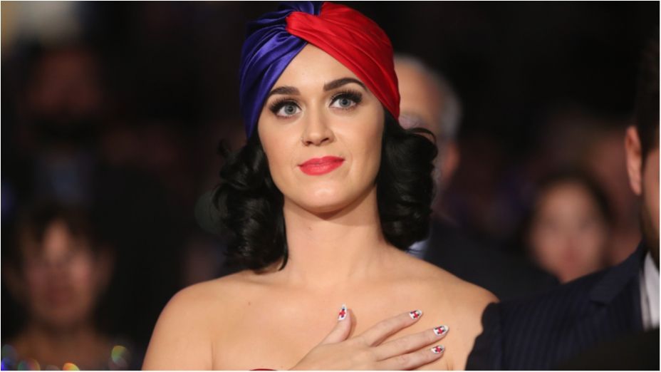 Відома співачка сміливо розповіла про власні сексуальні експерименти