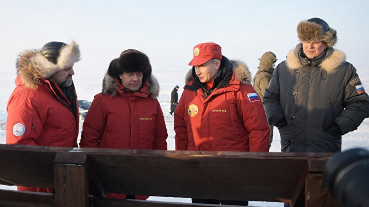 Візит Путіна і Медвєдєва в Арктику - фото 1