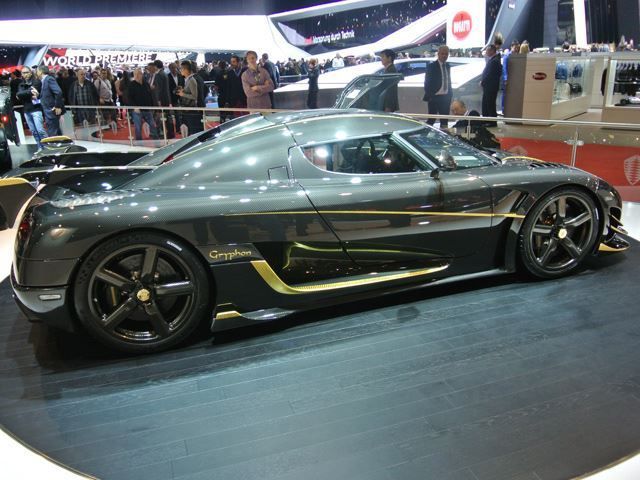 У Koenigsegg навчилися слідкувати за своїми суперкарами - фото 152124