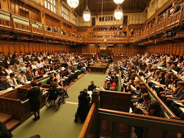 Парламент Британії - фото 1