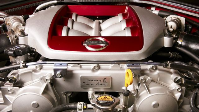 Чим здивує оновлена версія GT-R від Nissan? - фото 154927