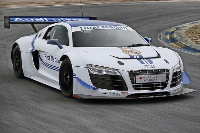 Для справжніх фанів: круті автомобілі у стилістиці культових футбольних клубів - фото 150995