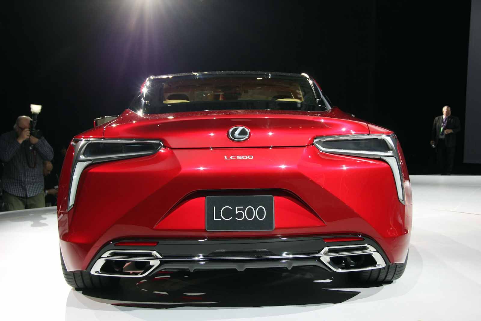 В Україні презентували новий Lexus: перші фото