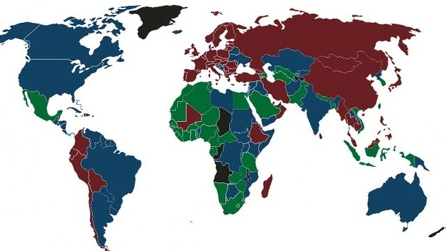 Чому паспорти всіх країн світу бувають лише чотирьох кольорів - фото 152873