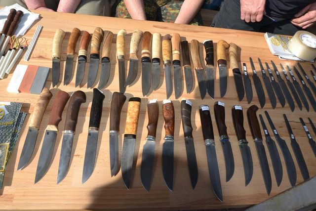 Сучасні ножі ручної роботи на "святі ковалів" у Івано-Франківську - фото 153630
