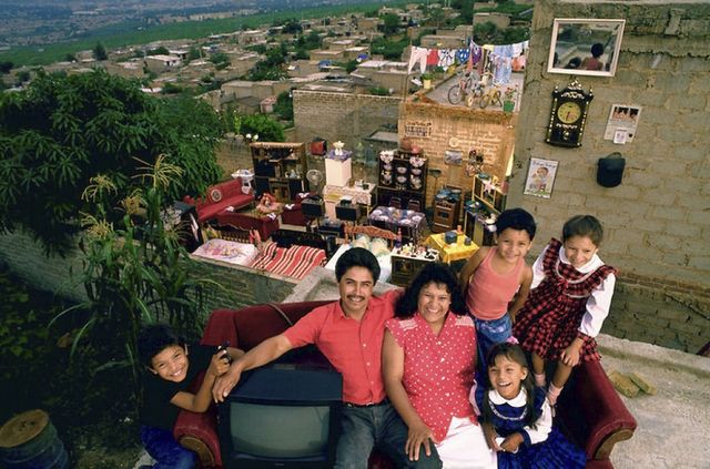 Реальні умови життя в різних країнах світу 20 років тому - фото 150481