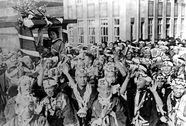 Як виглядав побут справжнісіньких японських гейш: ефектні фото - фото 155924