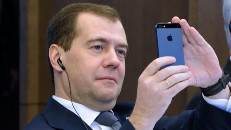 Пшонка навчив? З’явилося резонансне відео про "таємну імперію" Медведєва