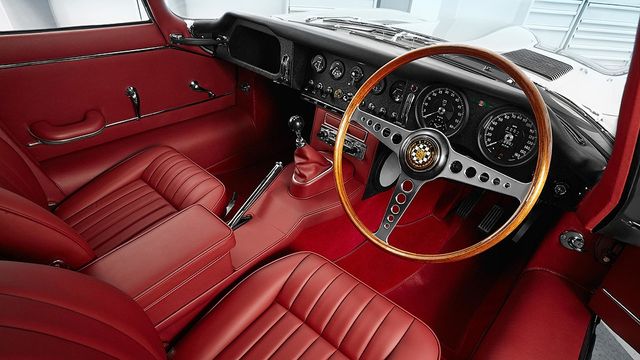 Справжня краля: Jaguar побудує 10 "нових" E-Type - фото 156046