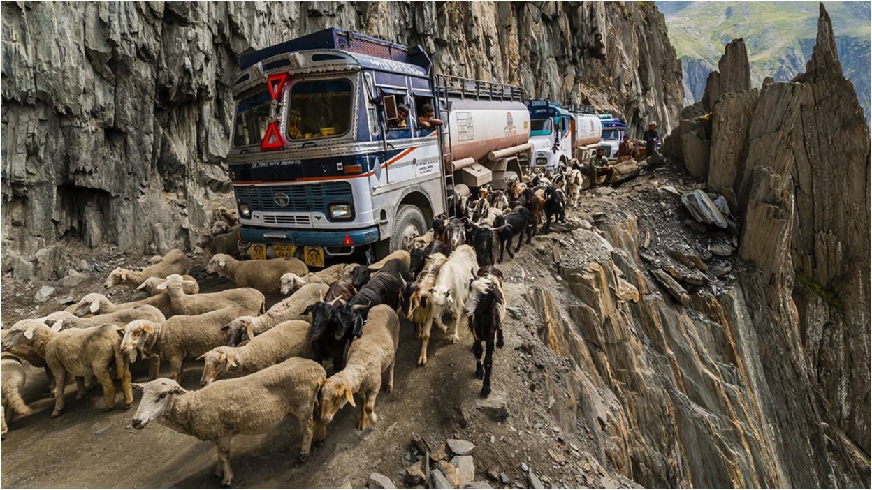 Суцільний адреналін: 8 найнебезпечніших доріг світу