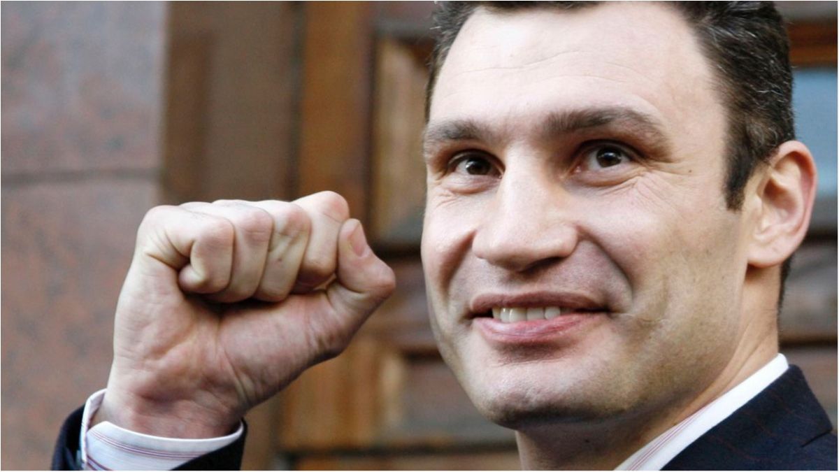 Несподіване одкровення Кличка та кавер від українських футболістів: головні курйози тижня