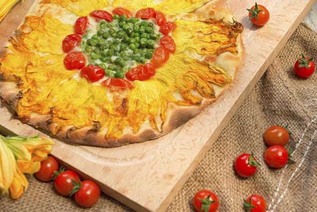 Як виглядає піца у різних куточках світу - фото 155058