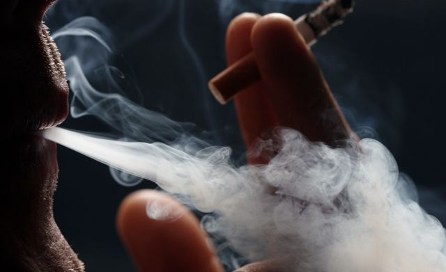 Не знімайте ремінь: що не можна робити після трапези - фото 150408