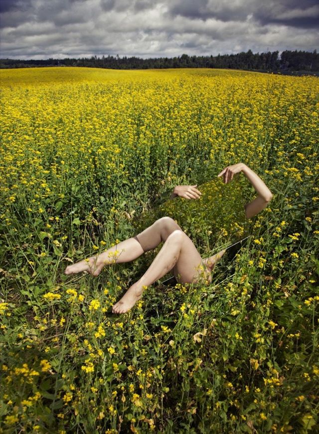 Нічого зайвого: вражаюча фотосесія оголених жінок на природі - фото 149746