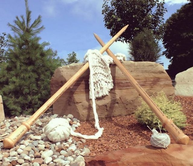 Як виглядає маленьке містечко з величезними предметами - фото 154605