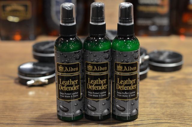 Доглядаємо правильно! Які засоби необхідні для чистки взуття - фото 153997