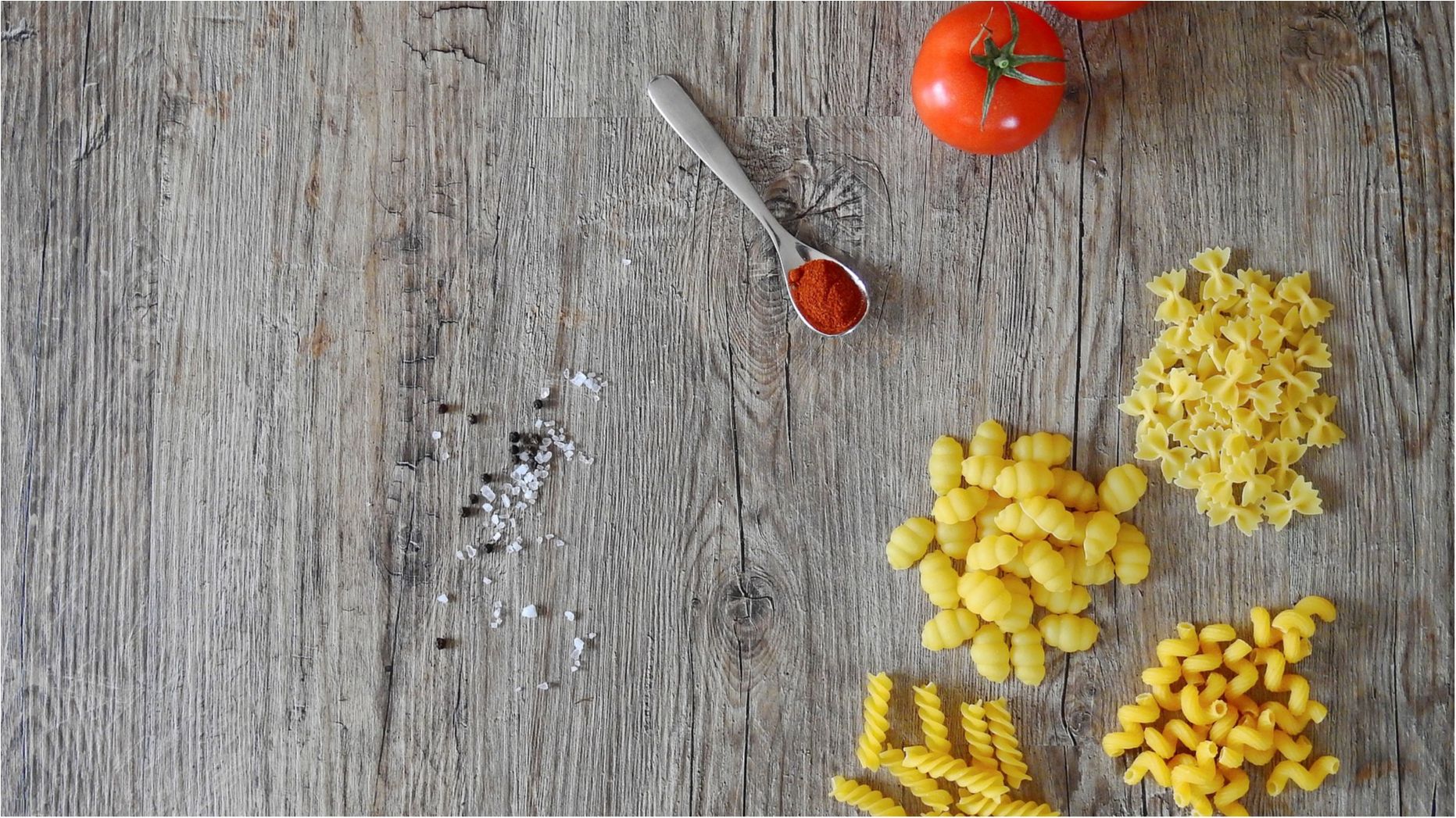 Трубочка для полуниці та стигле авокадо: прості поради на кухні