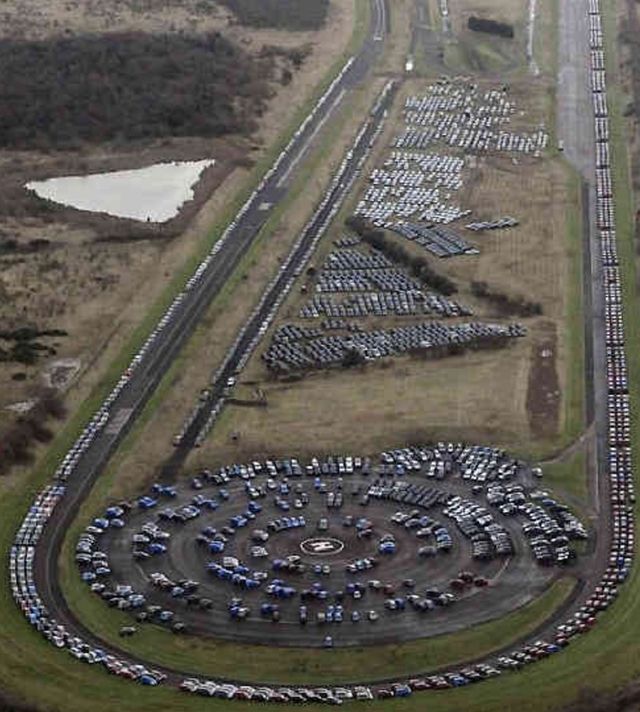 Ось де залишаються автомобілі, які не знайшли свого покупця - фото 153433