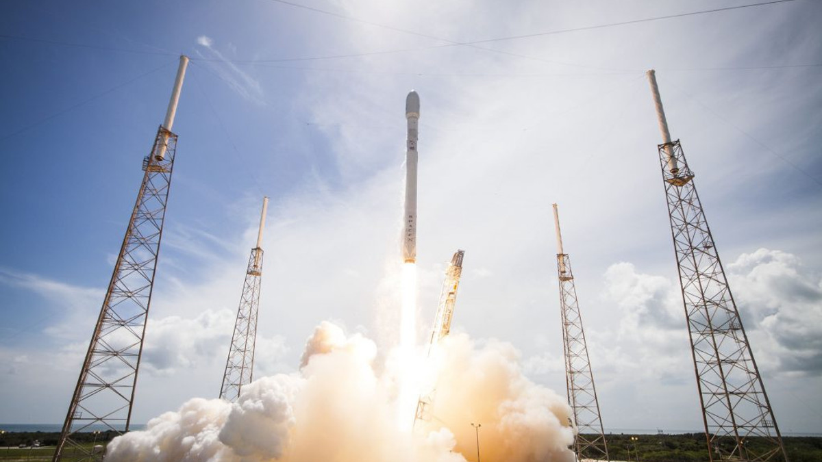 SpaceX вперше повторно запустила ракету: з'явилося відео - фото 1