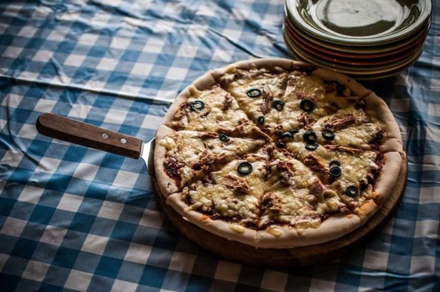 Як виглядає піца у різних куточках світу - фото 155060