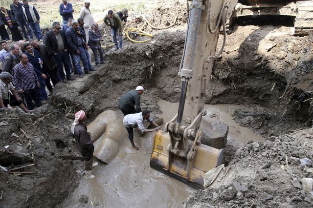 Археологи відкопали дивовижні статуї богині в Єгипті - фото 150573