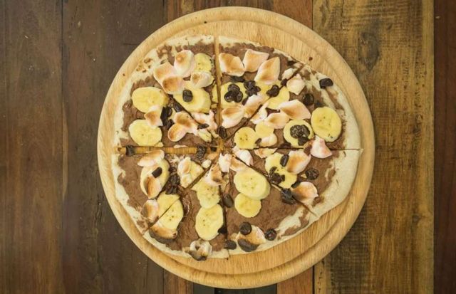 Як виглядає піца у різних куточках світу - фото 155063