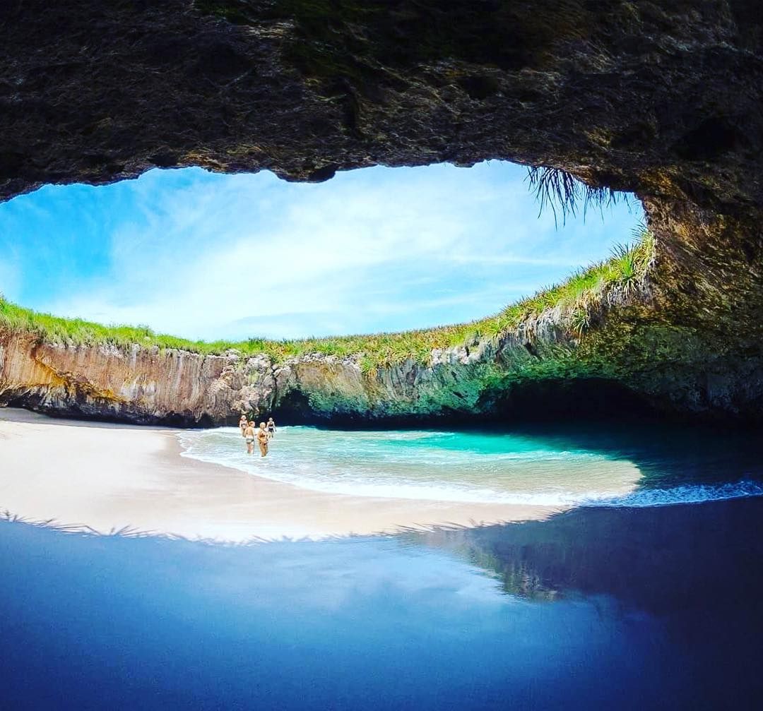 Пляж любові - фото 1