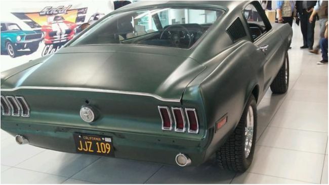 У Мексиці виявили унікальне авто. Що воно робило на смітнику?