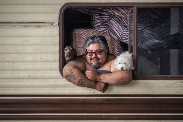 Лос-Анджелес перетворюється у місто безхатьків: вражаючі фото - фото 150324