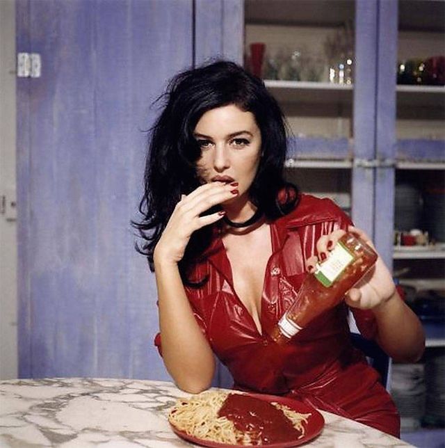 Секс-символ світу: унікальні фото Моніки Беллуччі - фото 149001