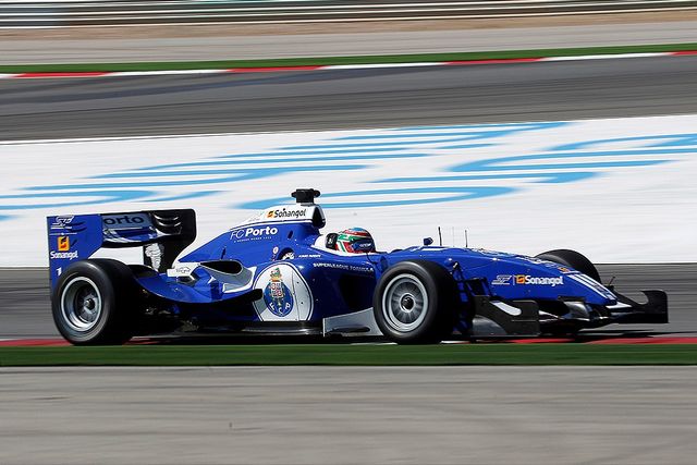 Для справжніх фанів: круті автомобілі у стилістиці культових футбольних клубів - фото 150999