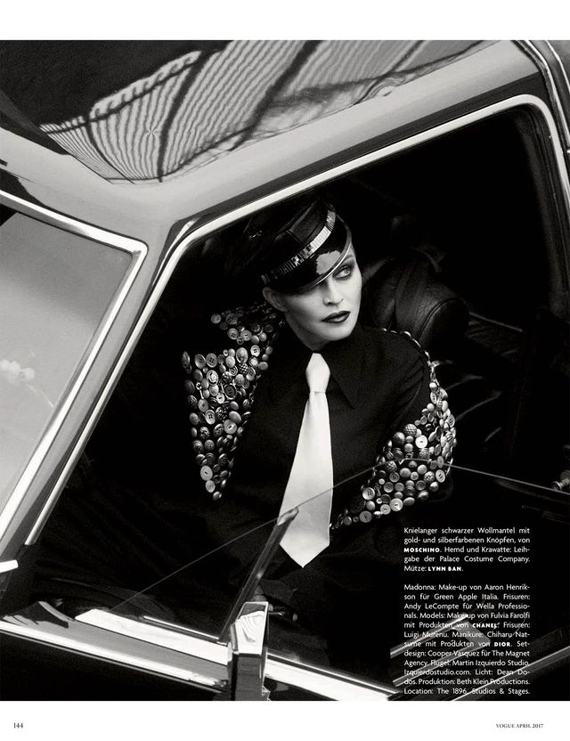 Вічно молода Мадонна знялася в дуже стильному образі: ефектні фото - фото 150983