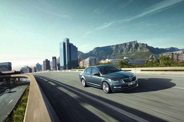 Стала відома ціна на нову Skoda Octavia в Україні - фото 149409
