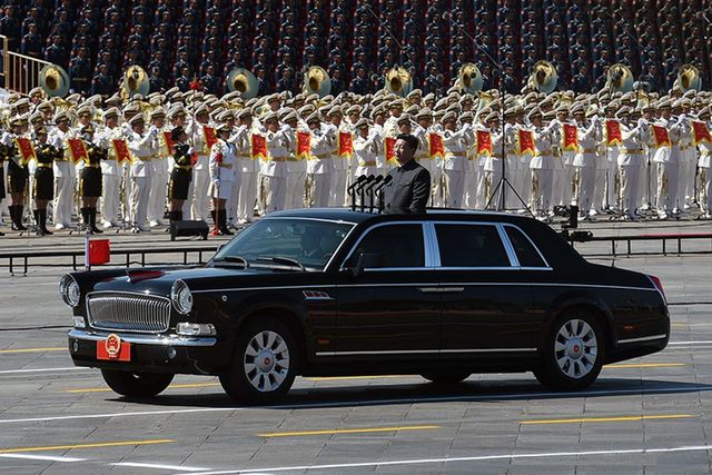 Bentley королеви і Cadillac Трампа: на чому їздять президенти різних країн - фото 151548